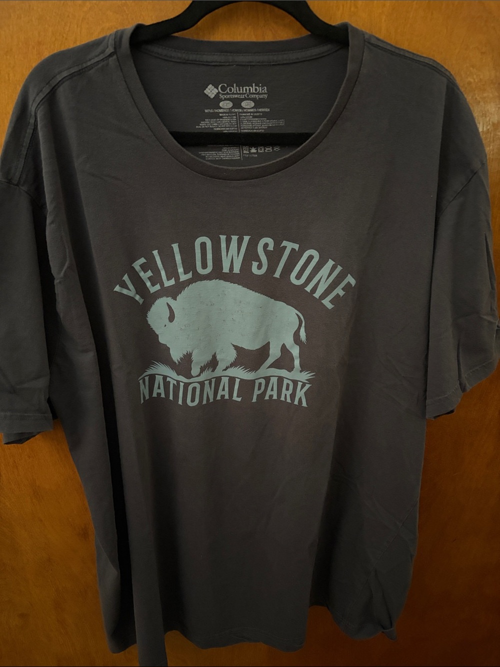 Men’s Columbia shirt
